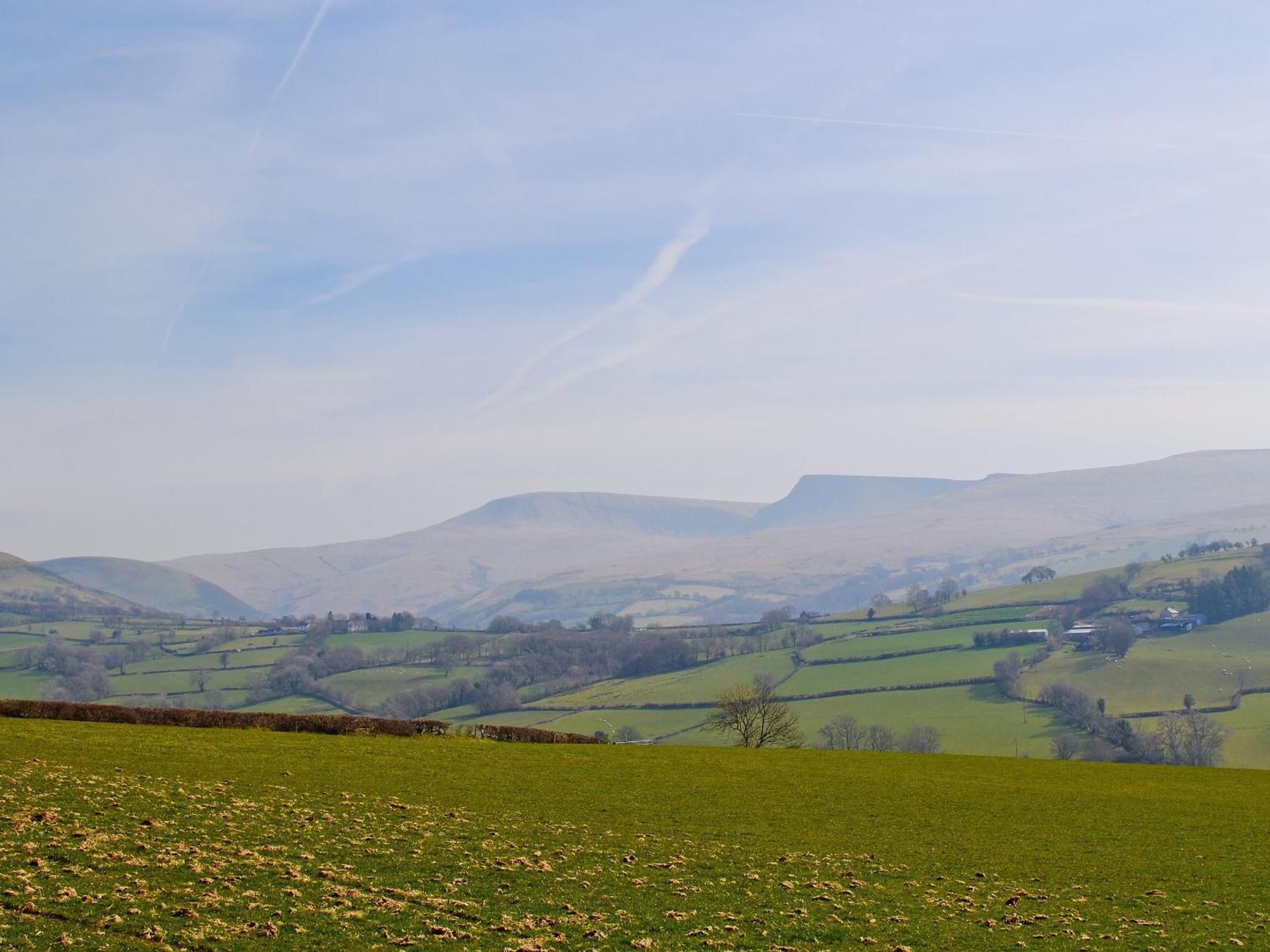 Maes Y Bryn Farmhouse Llanwrda Εξωτερικό φωτογραφία