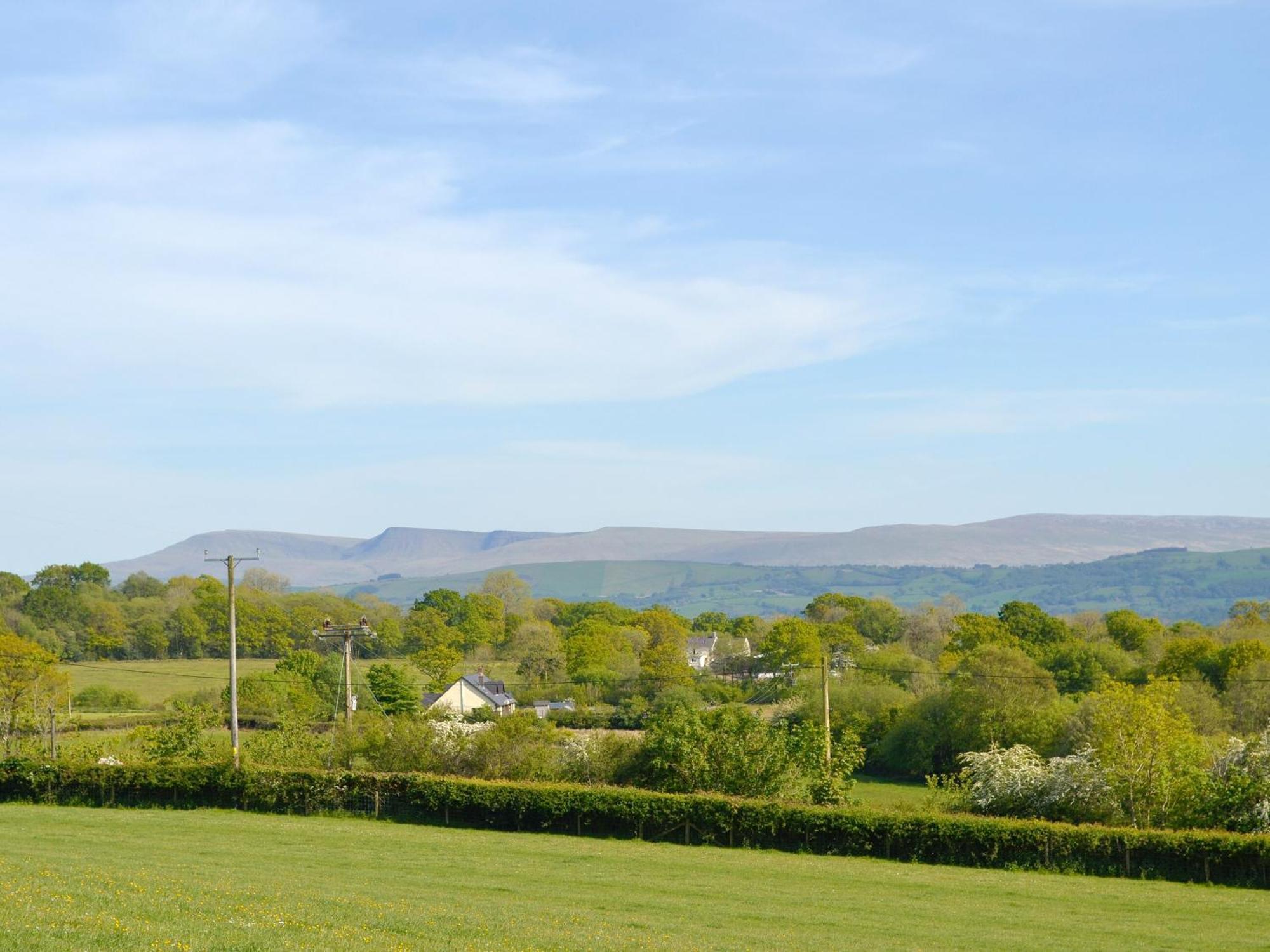 Maes Y Bryn Farmhouse Llanwrda Εξωτερικό φωτογραφία